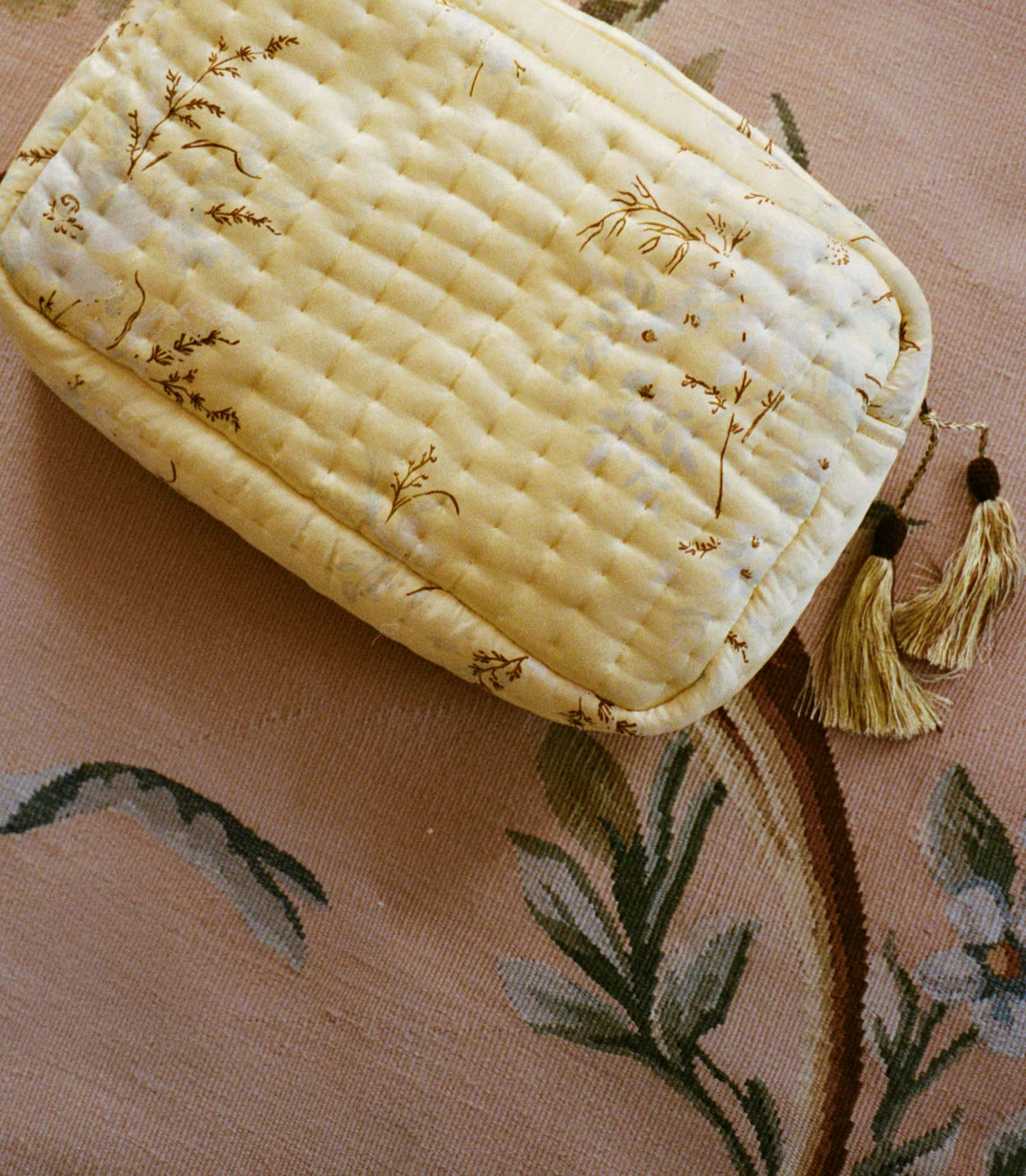 Anniversary Grande Quince Pouch in Bouquet de Chamonix - view 5