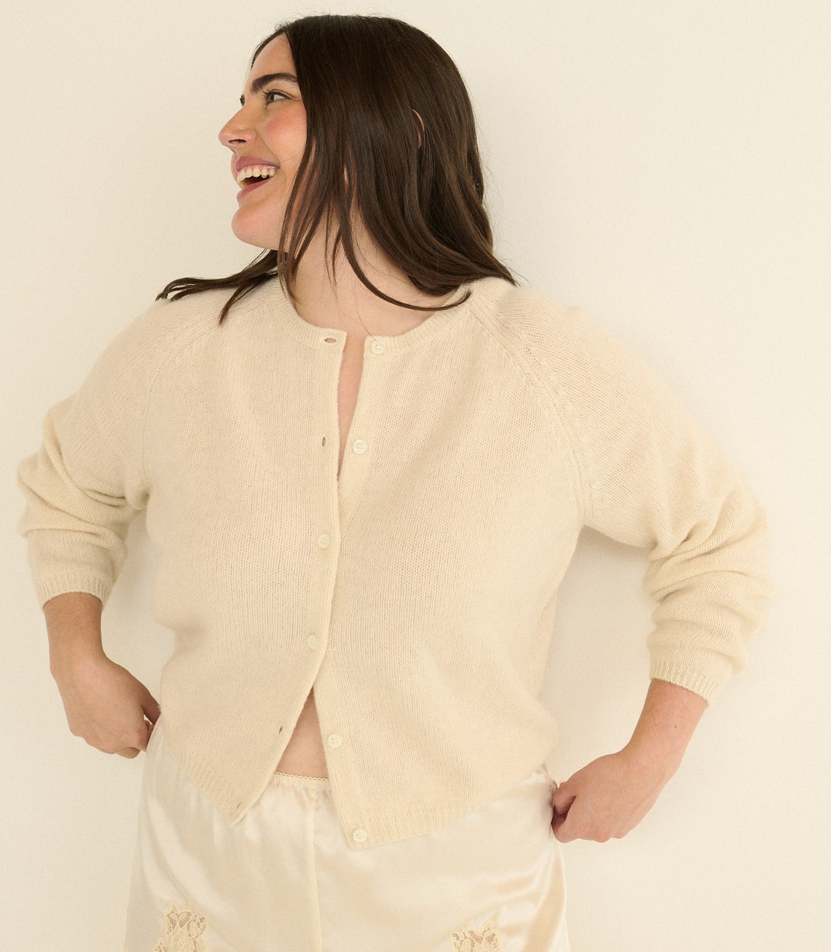 Peroline Cashmere Cardigan in Dogwood - view 4